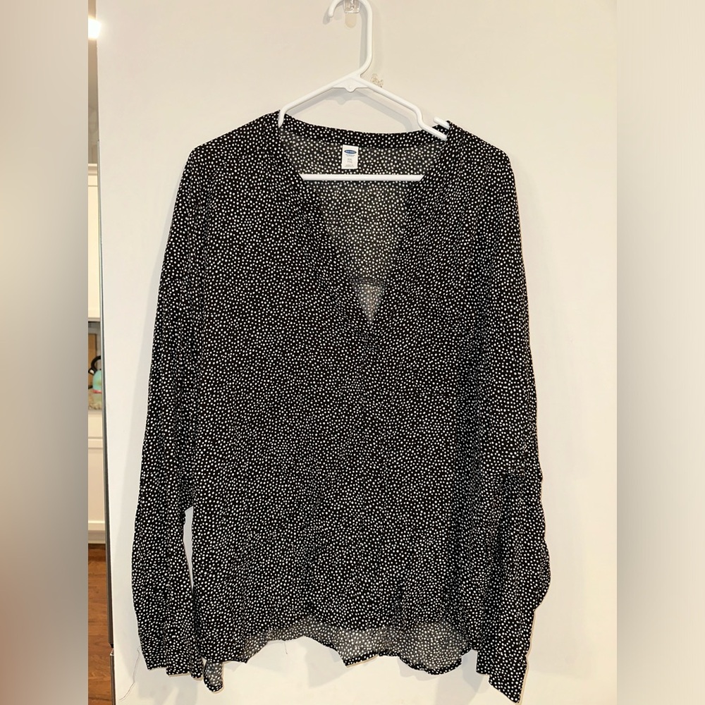 Old Navy Black and White Top